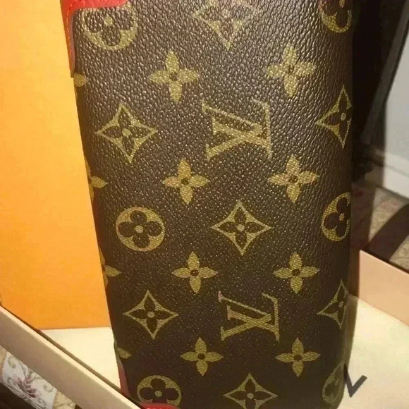 LOUIS VUITTON SARA RETIRO WALLET NEW **REDUCED - Picture 4 of 8